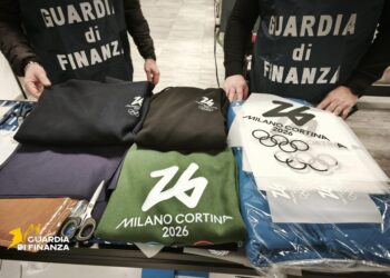 Vendite online di felpe con marchio contraffatto ‘Milano – Cortina 2026’