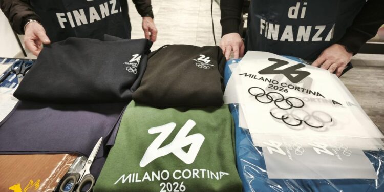 Vendite online di felpe con marchio contraffatto ‘Milano – Cortina 2026’