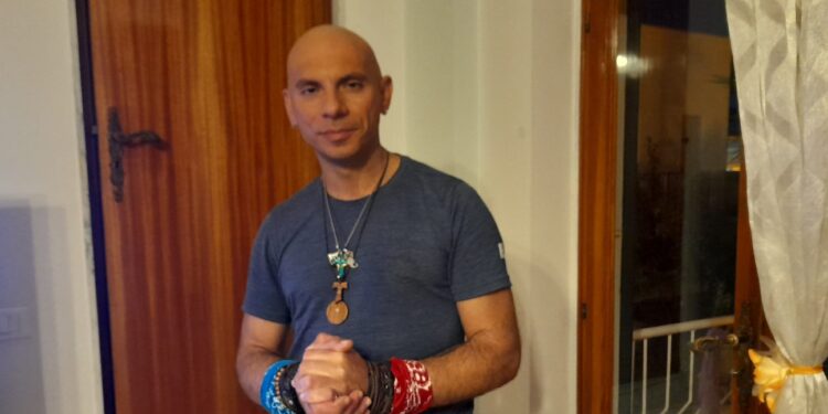 Prima tappa a Canosa per Riccardo Di Teo in cammino a piedi nel mondo