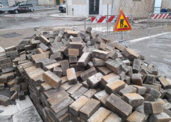 Canosa: Inizia la conta dei danni per il maltempo, blackout in centro